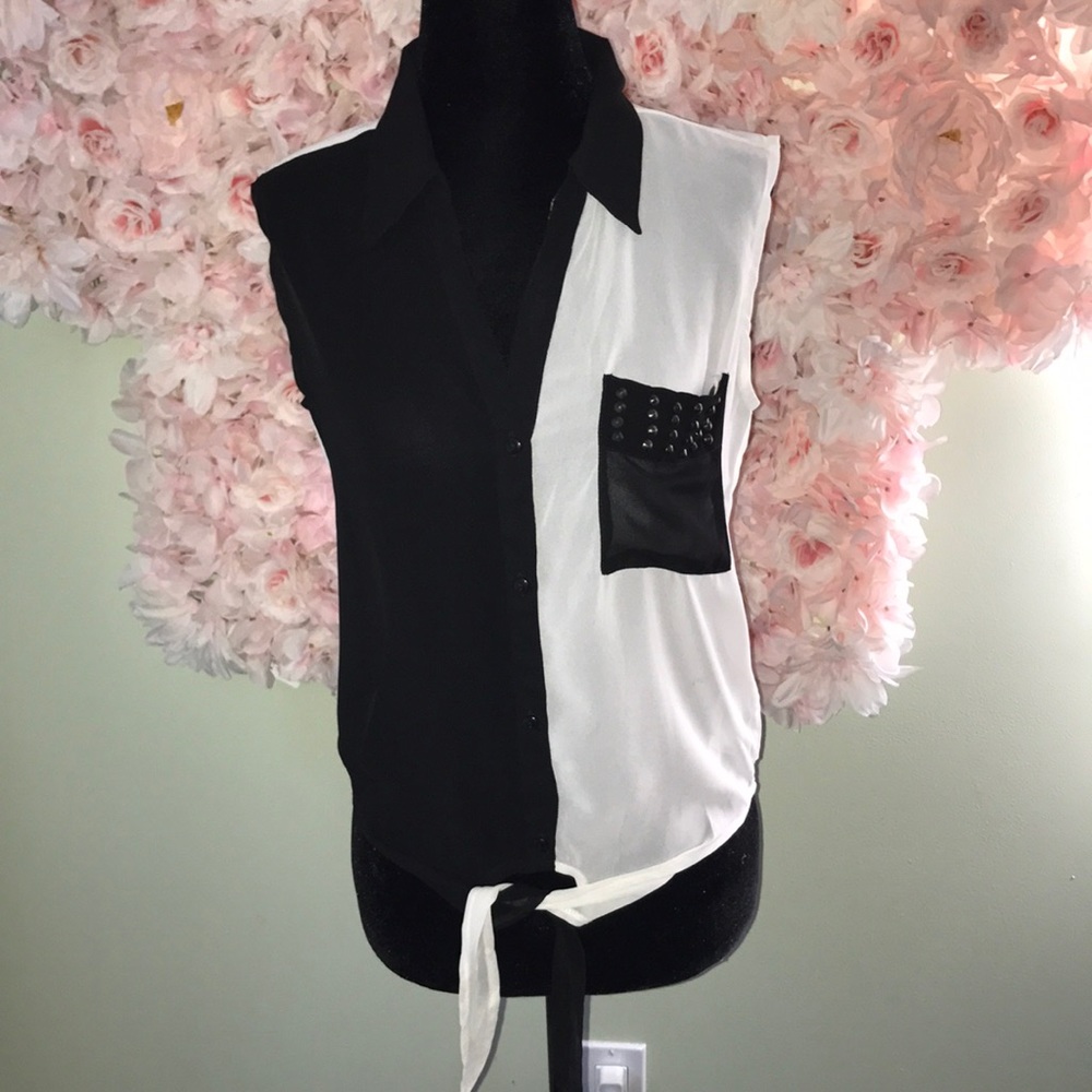 Buffalo sheet white & black sleeveless button up